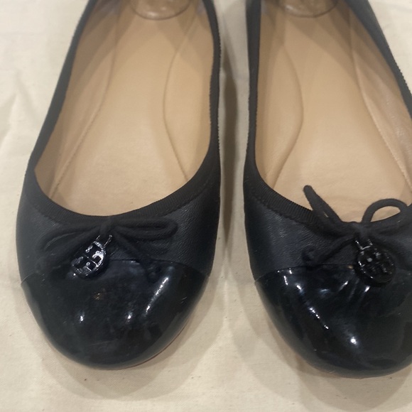 Tory Burch Chelsea Black Leather Cap Toe Bow Ballet Flats Size 7 1/3 - Picture 4 of 4